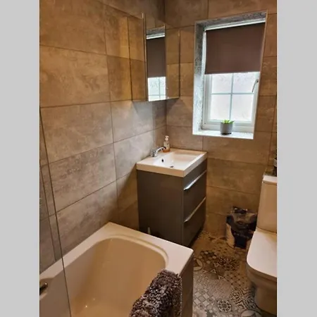 Ground Floor Flat With Garden. 10 Min To The Beach * Filey